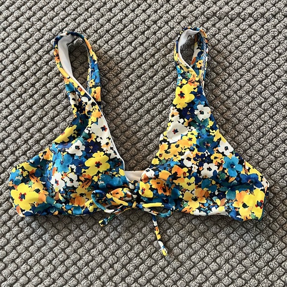 SHEIN Floral Bathing Suit - Picture 3 of 9